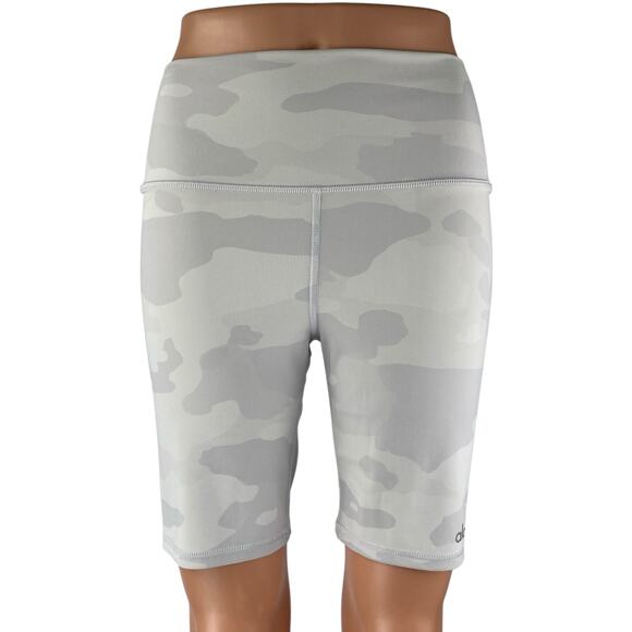 Alo Yoga Women's Gray Camo Army Workout Running Athletic Biker Shorts Size M - Picture 1 of 3